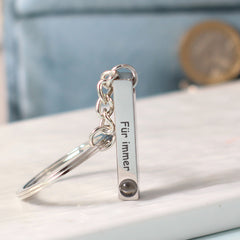 Personalisierter Foto-Projektionsschlüsselanhänger mit Gravur – Bar Schlüsselanhänger mit Bild im Stein