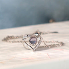 Personalisierte Herz Foto-Projektionskette mit Zirkonia – 925 Silber Kette mit Bild im Stein & Gravur